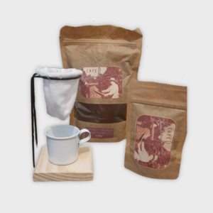 Kit Presenteável com Coador, Xícara + Café Torrado e Moído de 250g